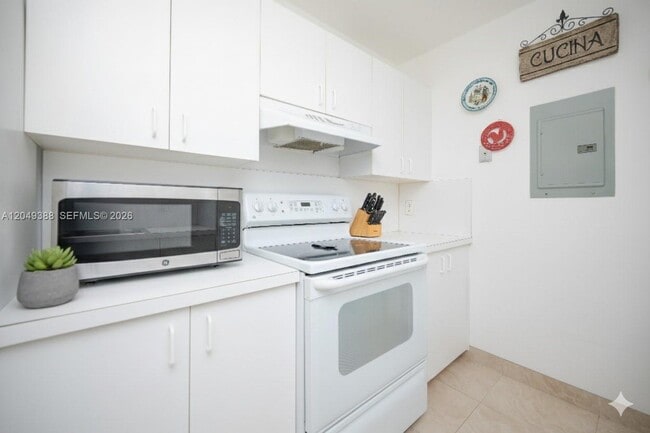 Building Photo - 7965 SW 86th St