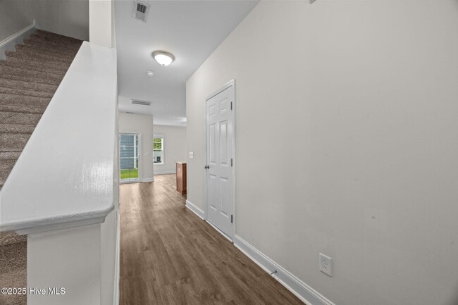 Building Photo - 211 N Stingray Ln