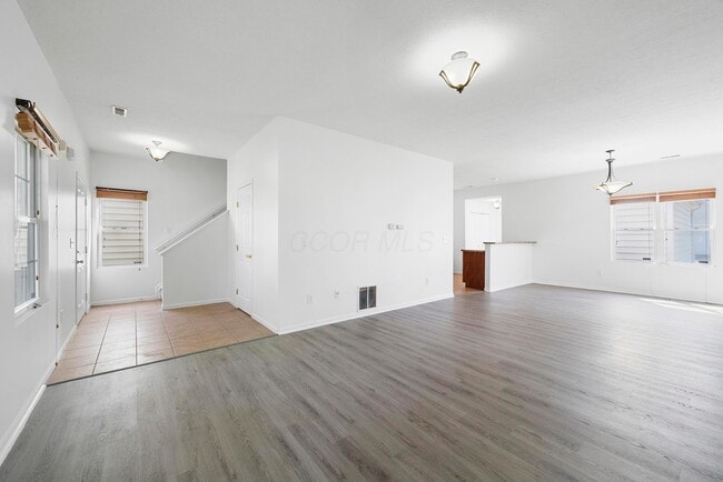 Building Photo - 4035 Redroyal Ave