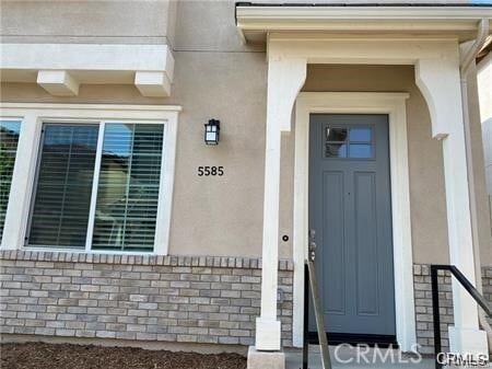 Building Photo - 5585 Valencia Dr