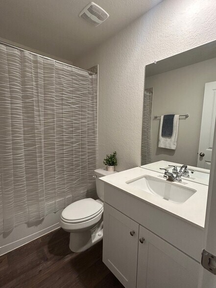 Building Photo - 13928 San Saba Fls