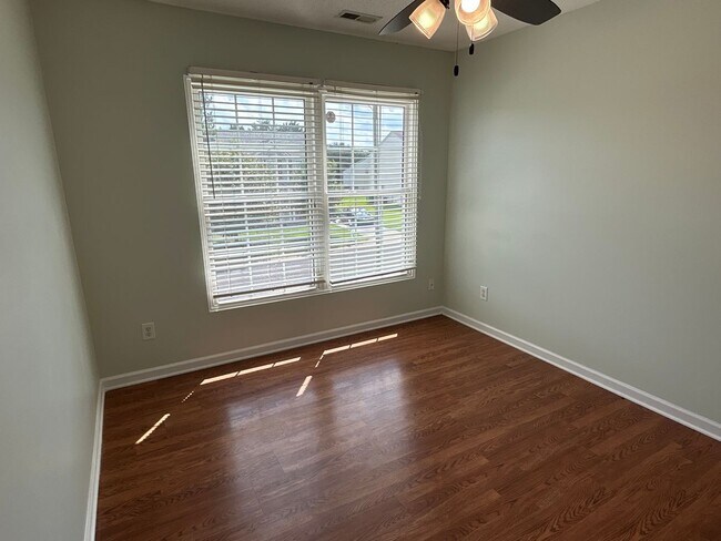 Building Photo - 3 Bed | 2.5 Bath Home in Raleigh with a Su...