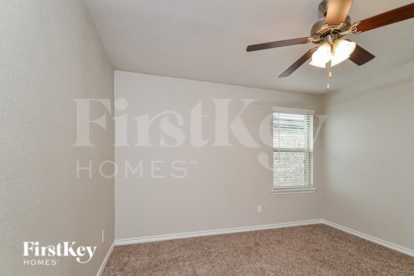 Building Photo - 7509 Continental Dr