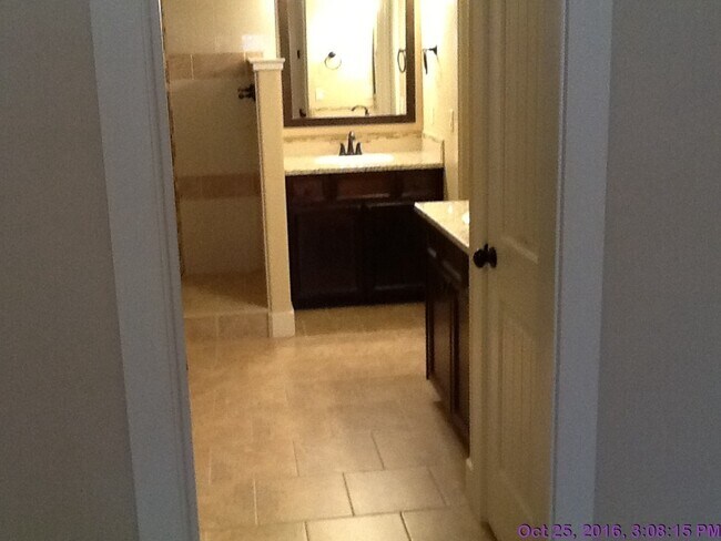 Building Photo - Beautiful home located  in Meridian