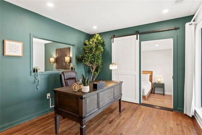 Building Photo - 1333 Victor Rd NE