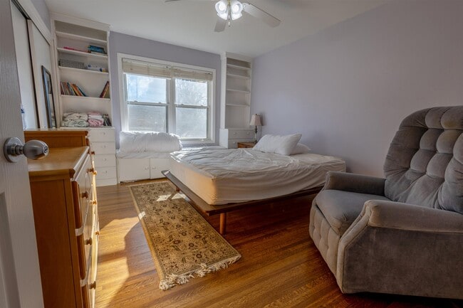 Building Photo - 5454 Brantford Ave