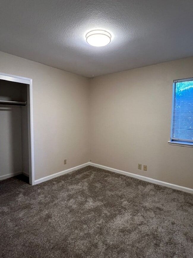 Building Photo - BEAUTIFULLY REMODELED 3 BEDROOM IN LOOMIS!!