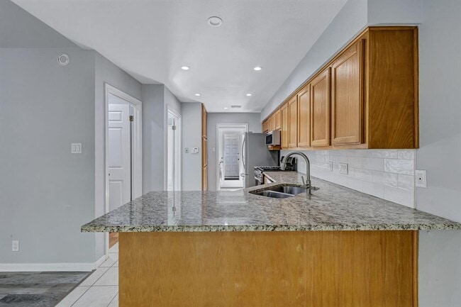 Building Photo - 3406 Westside Cove