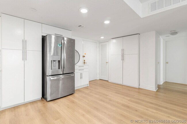 Building Photo - 1501 S Flagler Dr