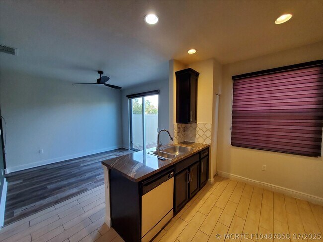 Building Photo - 289 Lake Monterey Cir