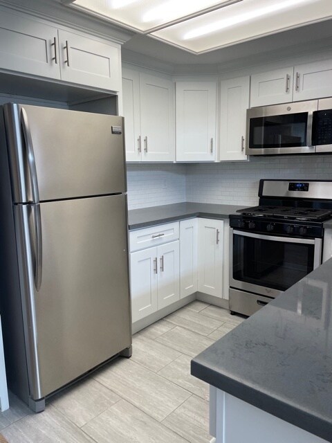 Building Photo - 20235 Keswick St