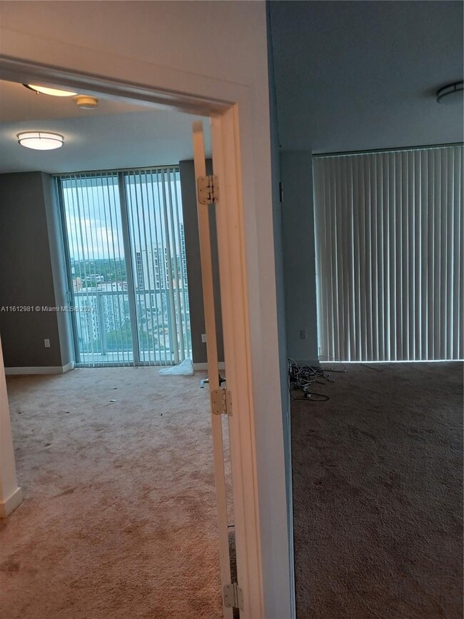 Building Photo - 1111 SW 1st Ave