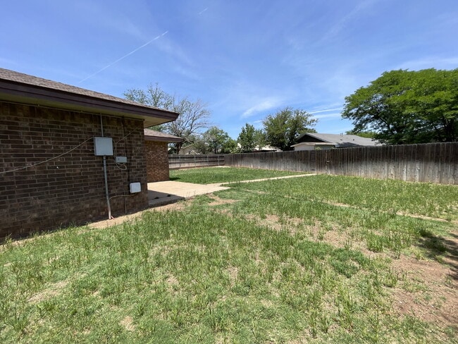 Building Photo - House Located On Cul-De-Sac & Within Minutes Of Wal-Mart & W. Loop 289!