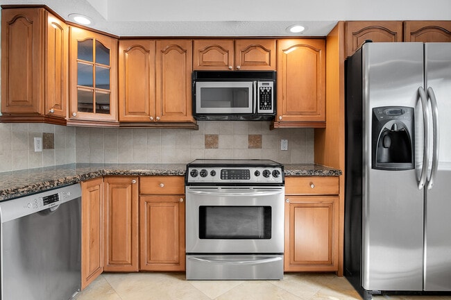 Building Photo - 7888 La Mirada Dr