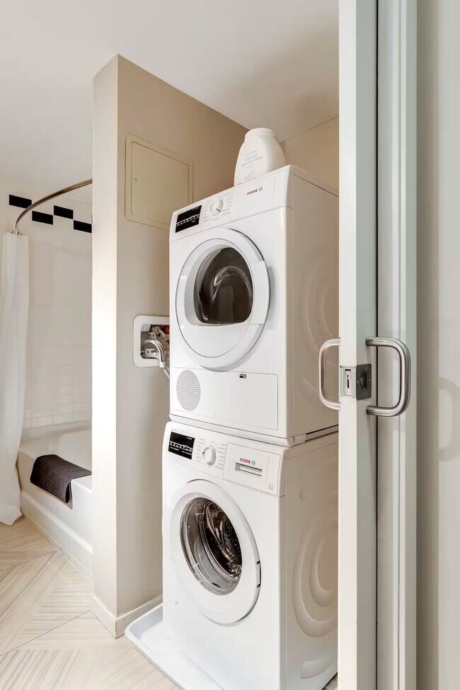 Building Photo - 309 Vine St