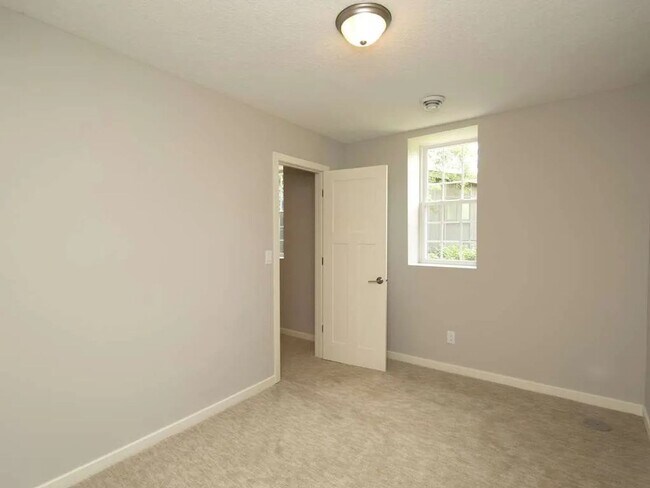 Building Photo - 5321 Interlachen Blvd