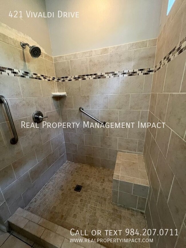 Building Photo - 421 Vivaldi Dr