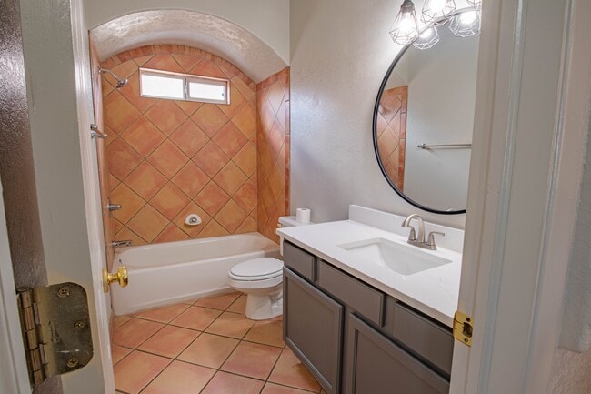 Building Photo - 2656 Bearcat Dr