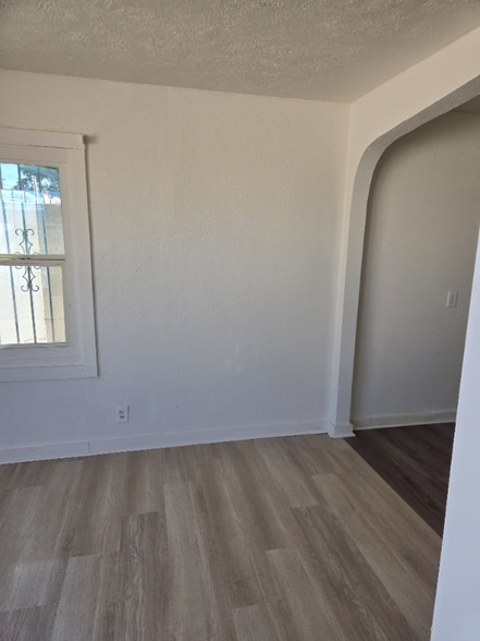 Building Photo - 106 California St SE