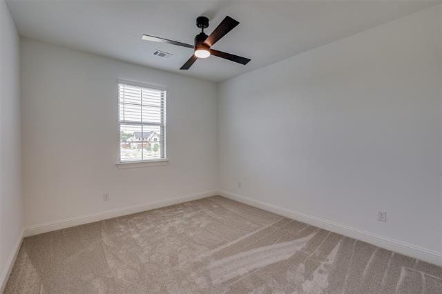 Building Photo - 611 Hummingbird Dr