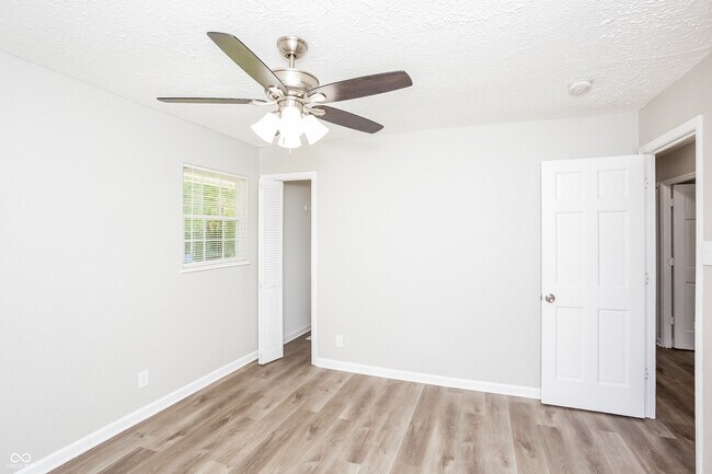 Building Photo - 9920 Montery Rd