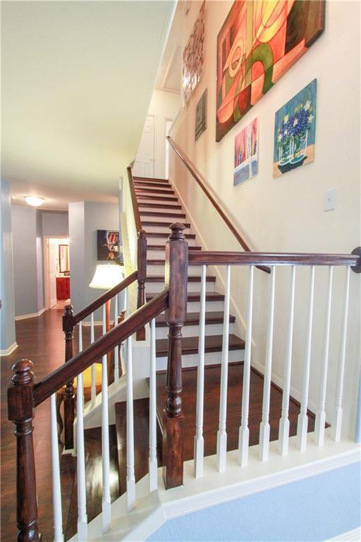 Building Photo - 2301 Zoa Dr