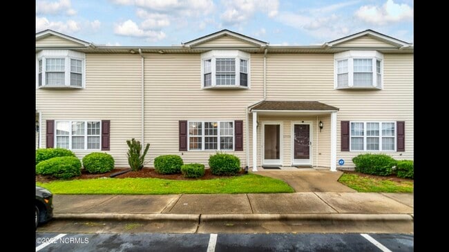 Building Photo - 3809 E Vancroft Cir