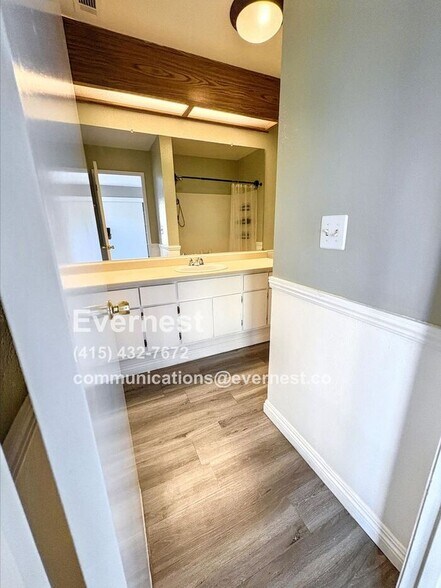 Building Photo - 1631 Porter Way