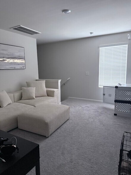 Building Photo - 773 Moray Ln
