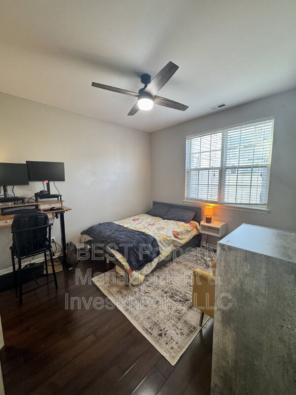 Building Photo - 8130 Kings Creek Dr