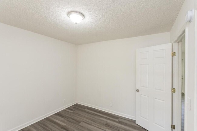 Building Photo - 3104 Kinwood Dr