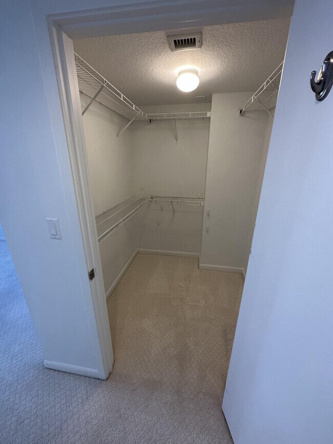 Building Photo - 1551 N Flagler Dr