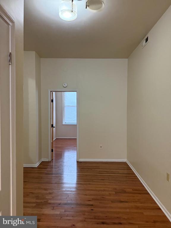 Building Photo - 2005 Madison Ave