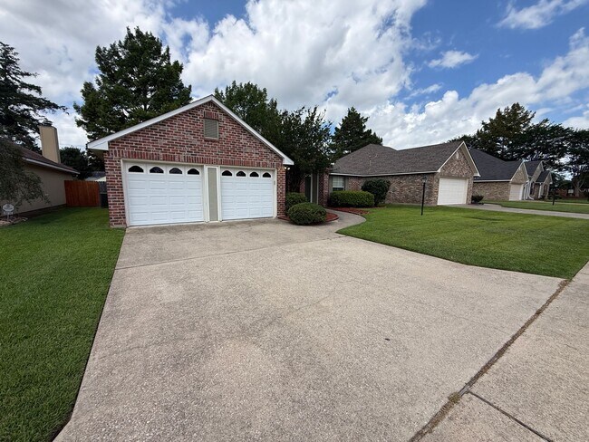 Building Photo - Rental in Shreveport