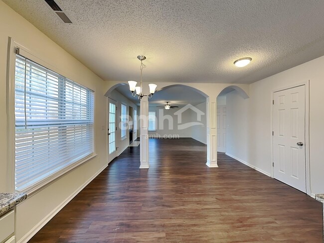 Building Photo - 2112 Coral Berry Ln