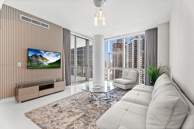 Building Photo - 851 NE 1st Ave