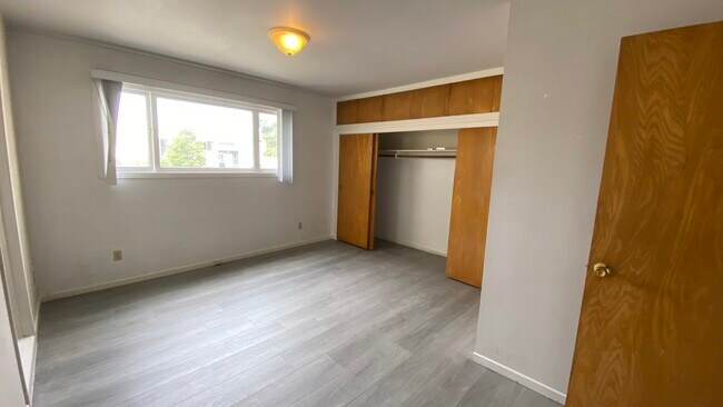Building Photo - 361 2nd Ave