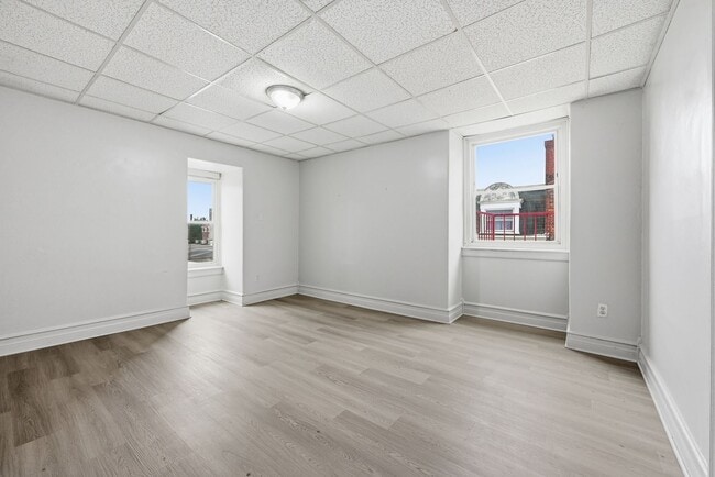 Building Photo - 113 N 13th St