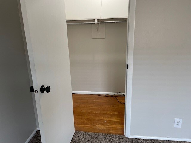 Walk in Closet - 40 S Norwich Rd