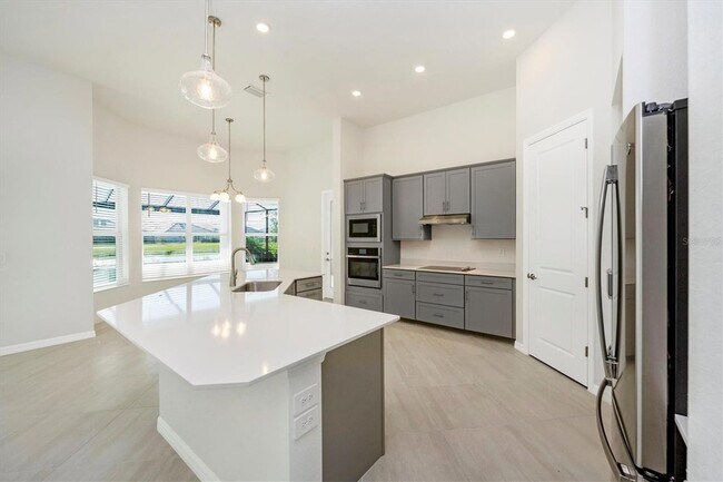 Building Photo - 12655 Wellen Golf St