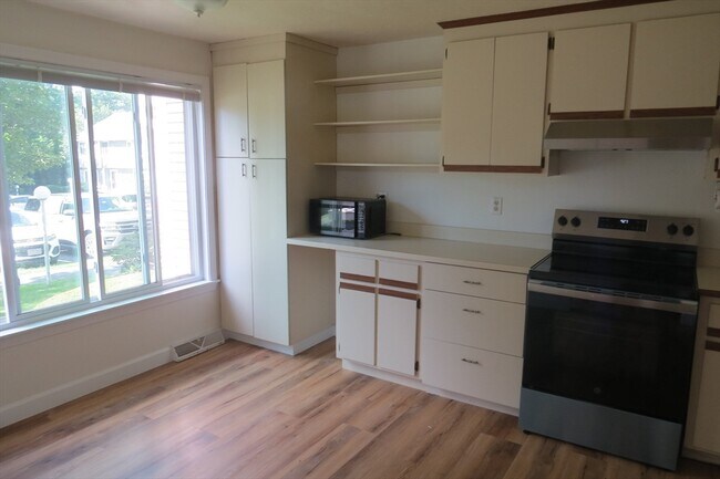 Building Photo - 14 Hartshorn Pl