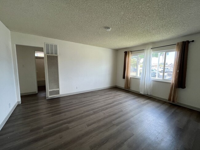 Building Photo - 12728 Linnell Ave