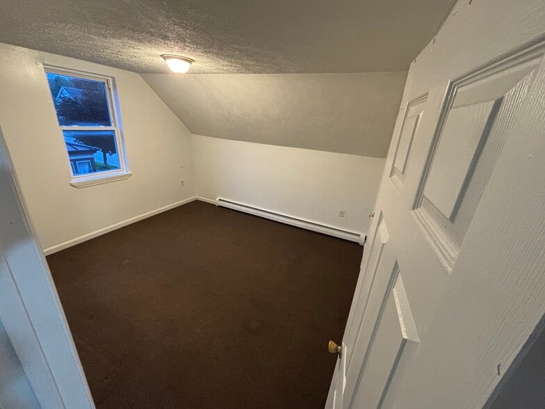 Building Photo - 53 N Elm St