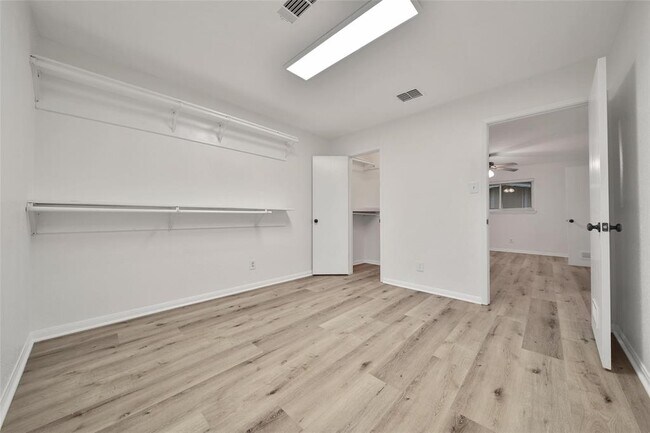 Building Photo - 34514 Michelle Dr