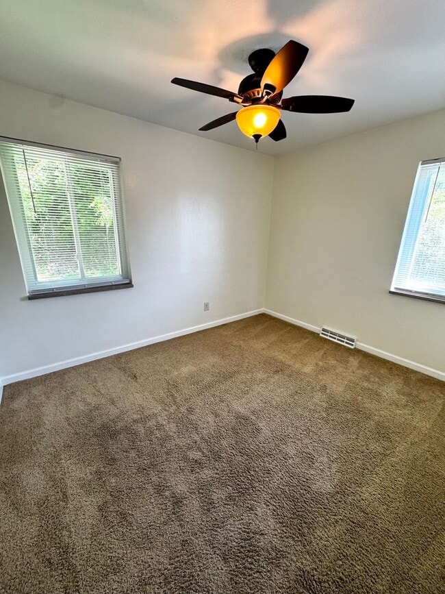 Building Photo - BRENTWOOD BEAUTY -- Available Now!!