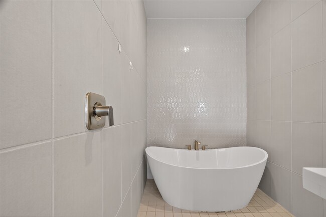 Building Photo - 4906 Tanyard Manor Dr