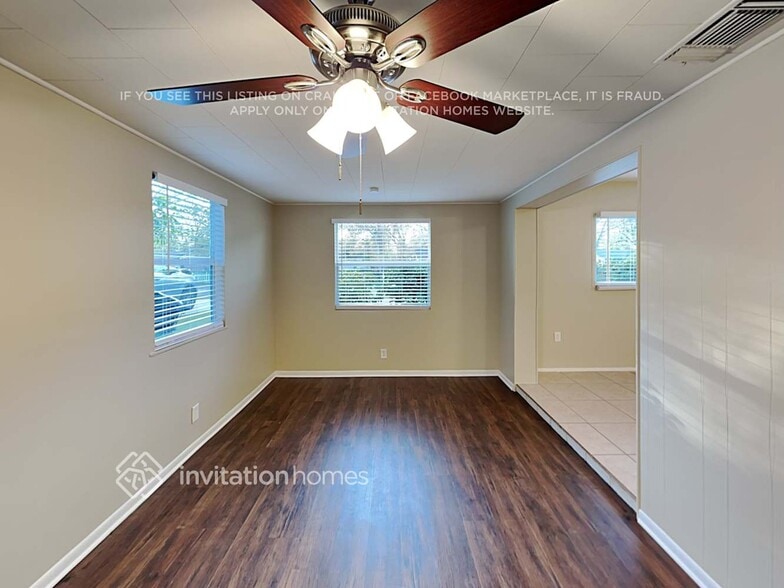 Building Photo - 3913 Mesa Ave