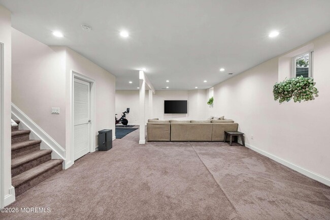 Building Photo - 2 Gonzalez Dr