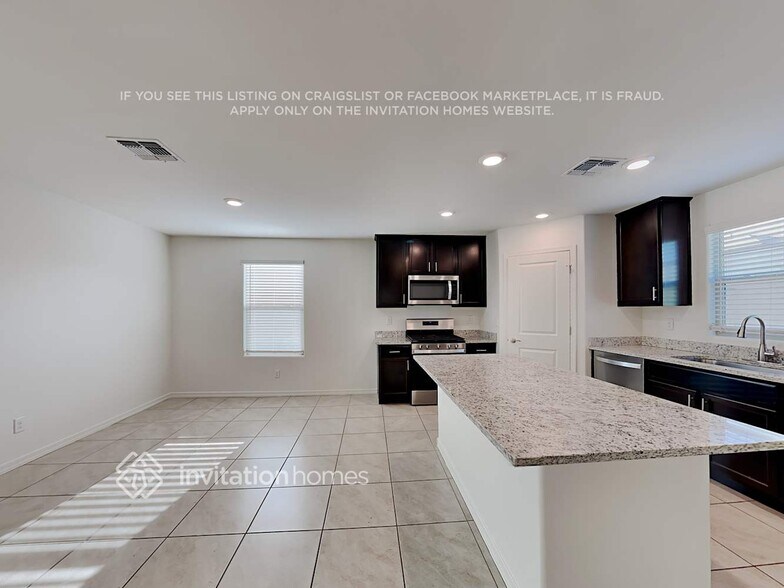 Building Photo - 8043 W Agora Ln