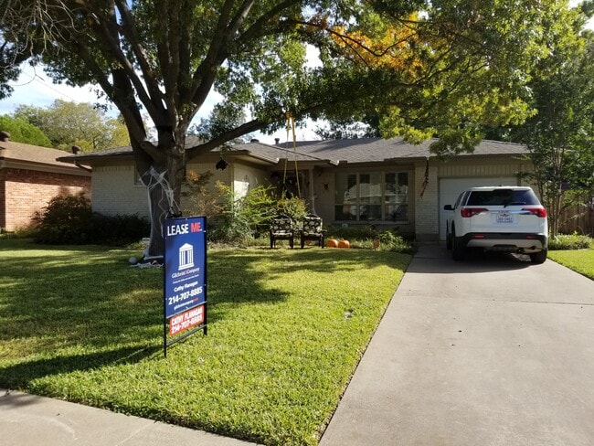 Building Photo - 10454 Lanshire Dr